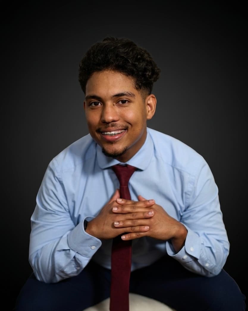 Isaac Gervacio, mobile notary and loan signing agent